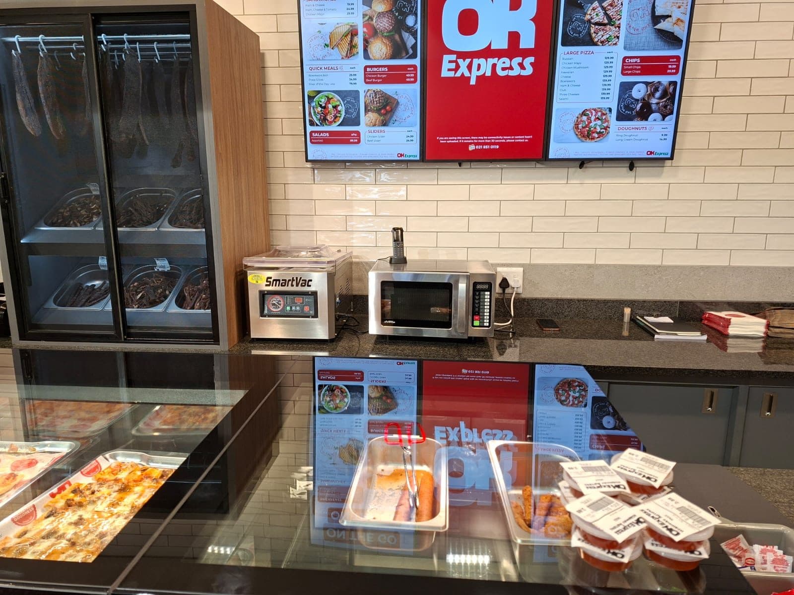 OK Express Hartswater: forecourt kitchen and On The Go counter — image 6